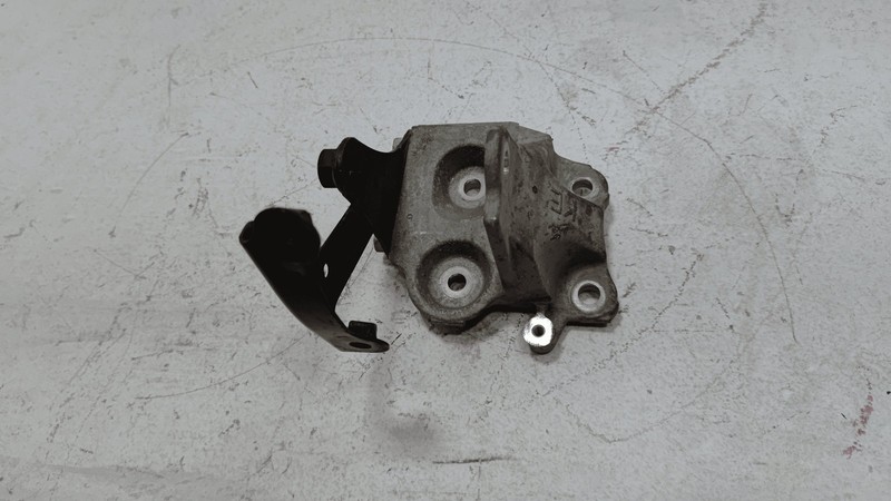 Used 2019-2024 Toyota RAV4 2.5L Engine Rear Mount Bracket OEM