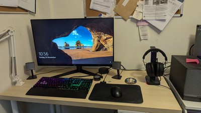 LG UltraGear 32GK650F Quad HD 31.5 Inch LCD Gaming Monitor - Excellent condition