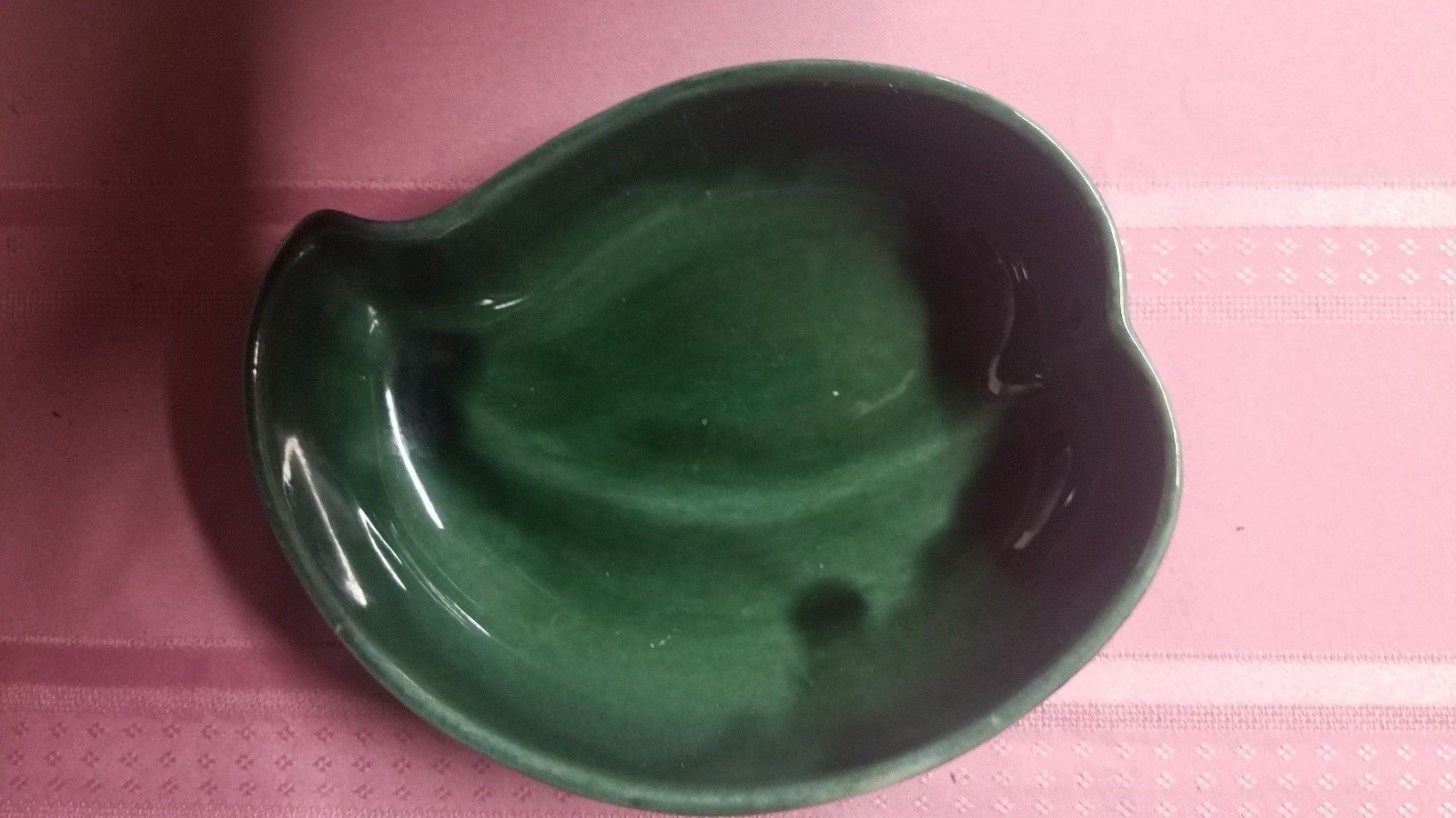 Hull USA F14 Dark Green Leaf ShapedDish