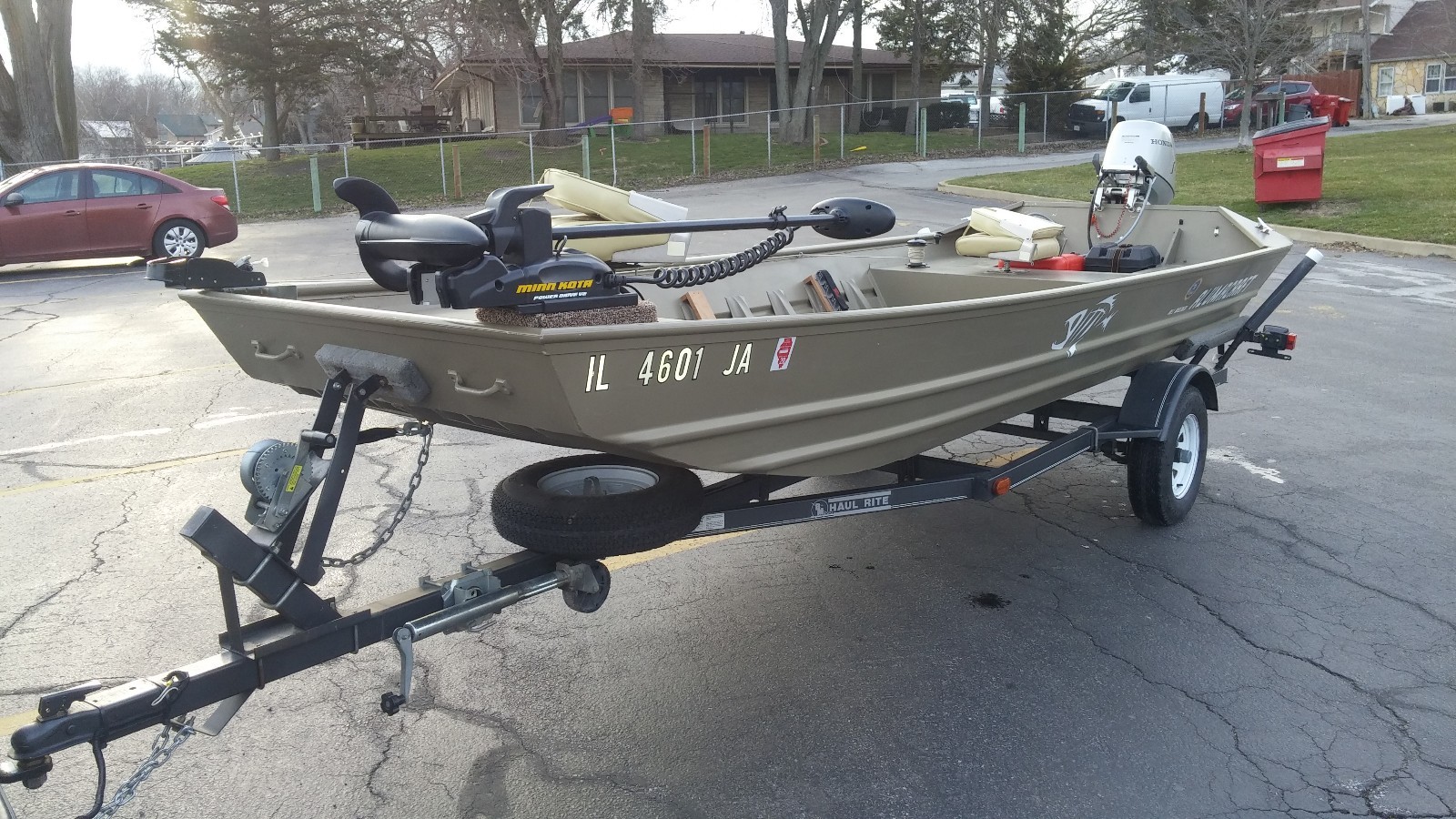 Alumacraft 1650 Tunnel Hull Jon Boat All Welded Haul Right Trailer Minn Kota