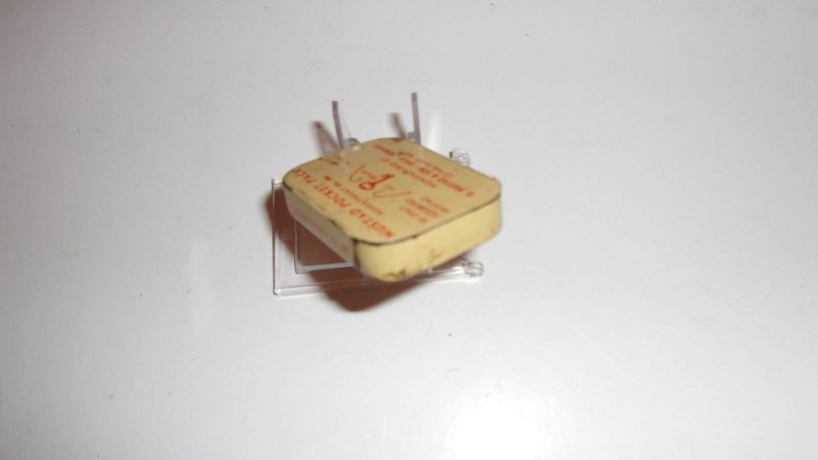 Vintage Mustad Hook Tin Pocket Pack Fishing No. 100