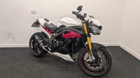 TRIUMPH SPEED TRIPLE R 1050 ** 12 MONTHS MOT - RIDER MODES - ABS **