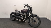 TRIUMPH BONNEVILLE BOBBER ** ABS - RIDER MODES **