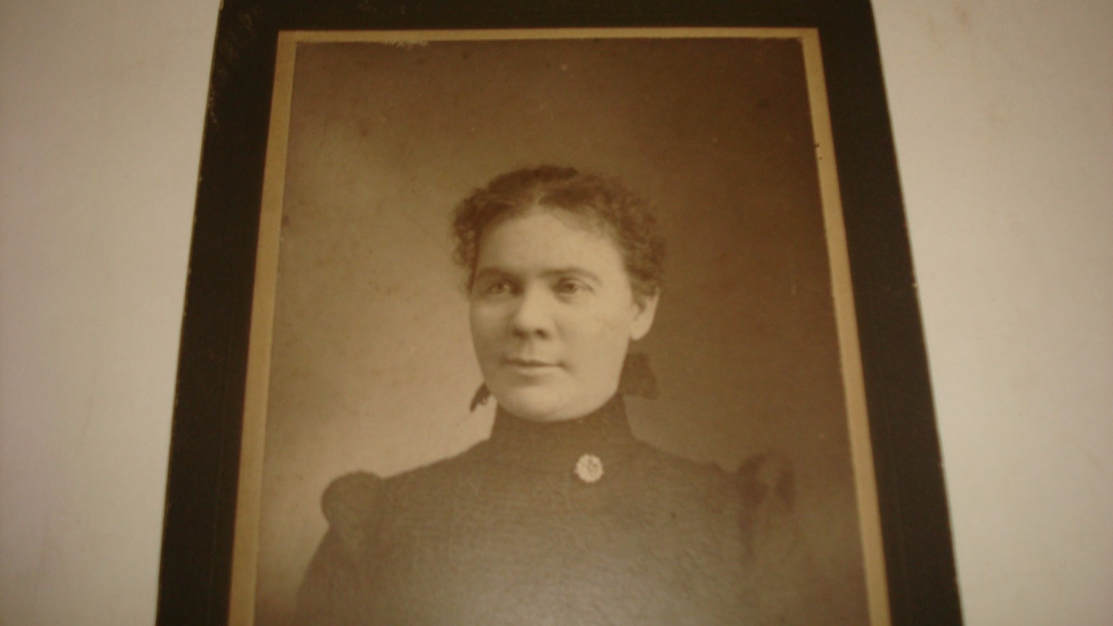 Antique Cabinet Card Photo Woman Circa 1890 Sioux City Iowa