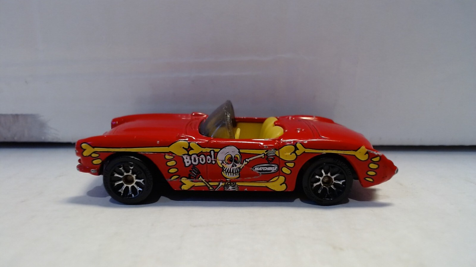 MATCHBOX 1/43 Corvette 1957 ミニカー 1/43 MATCHBOX 1957 CHEVROLET CORVETTE WHITE WITH REMOABLE