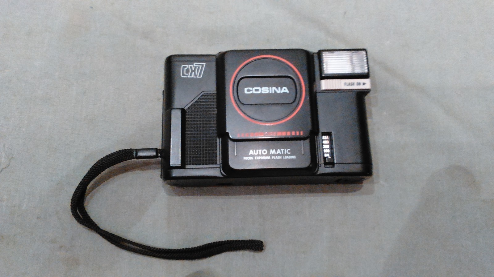 Cosina CX7 automatic focus exposure flash loading Camera 21210089 japan wth case