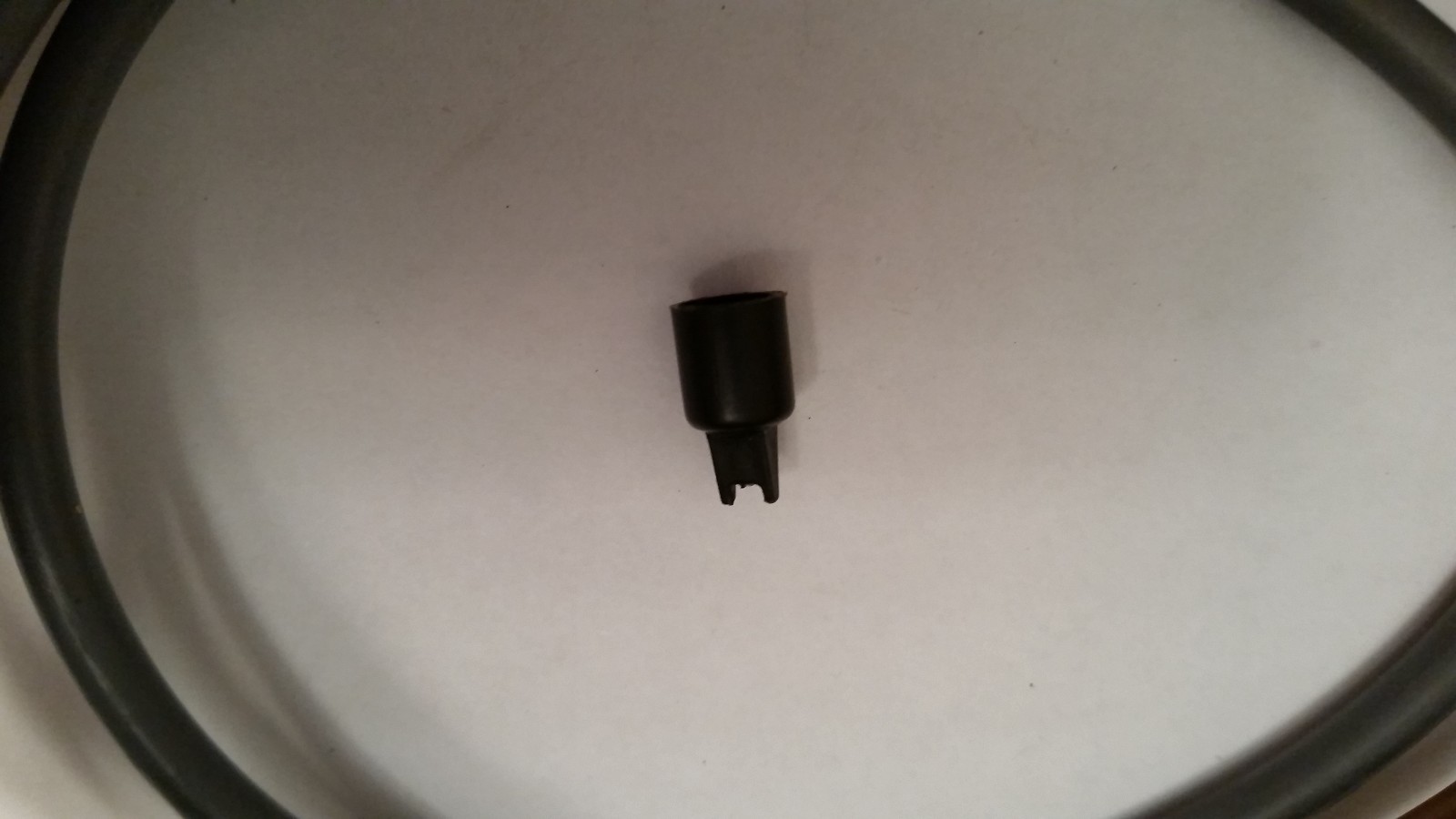 Tektonix TEK P6108 Probe - 10X 100 MHz 13pF 10 M Ohms 2 Meter