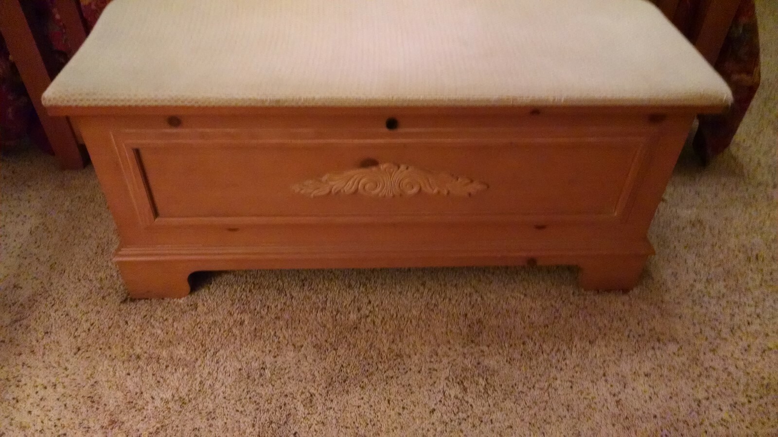 Lane cedar-lined hope chest with bench seating cushioned lid solid pine