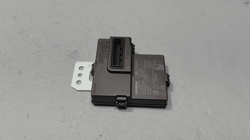 Used 2021 Nissan Rogue S Smart Key Control Module OEM