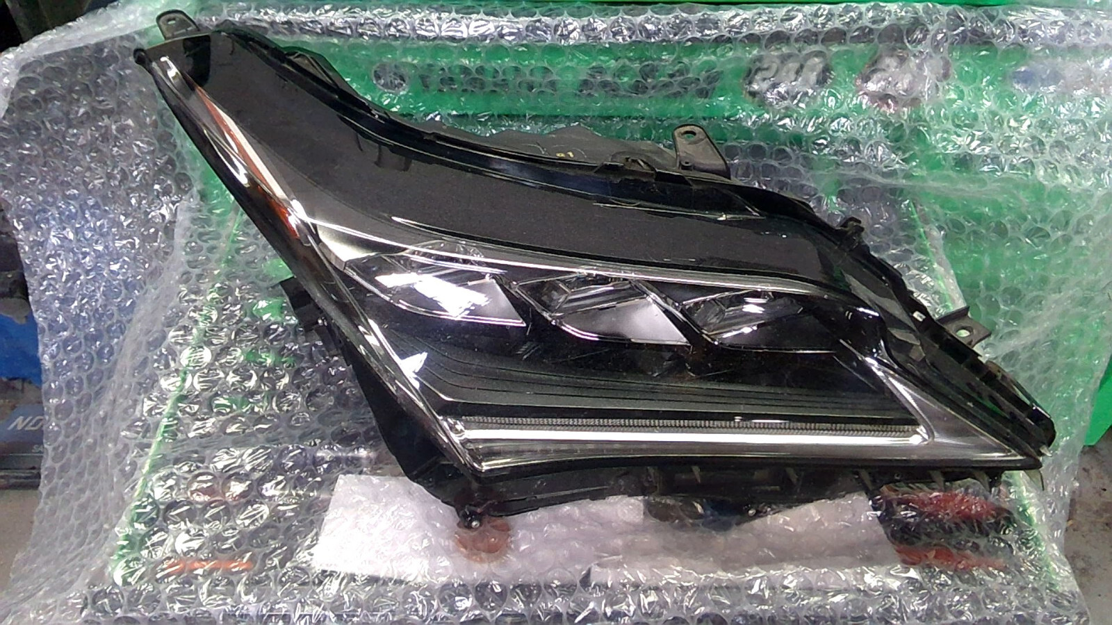 Toyota 8114548E60 Lexus RX350 RX450 Headlight Triple Beam