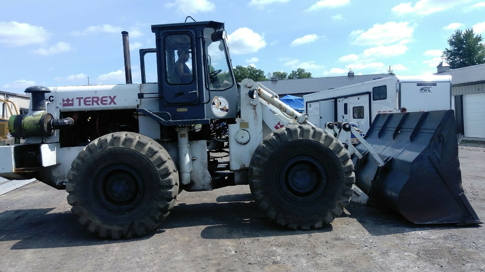 1993 Terex 60-C Front End Wheel Loader Snow plow loader Big bucket!! SEE VIDEO