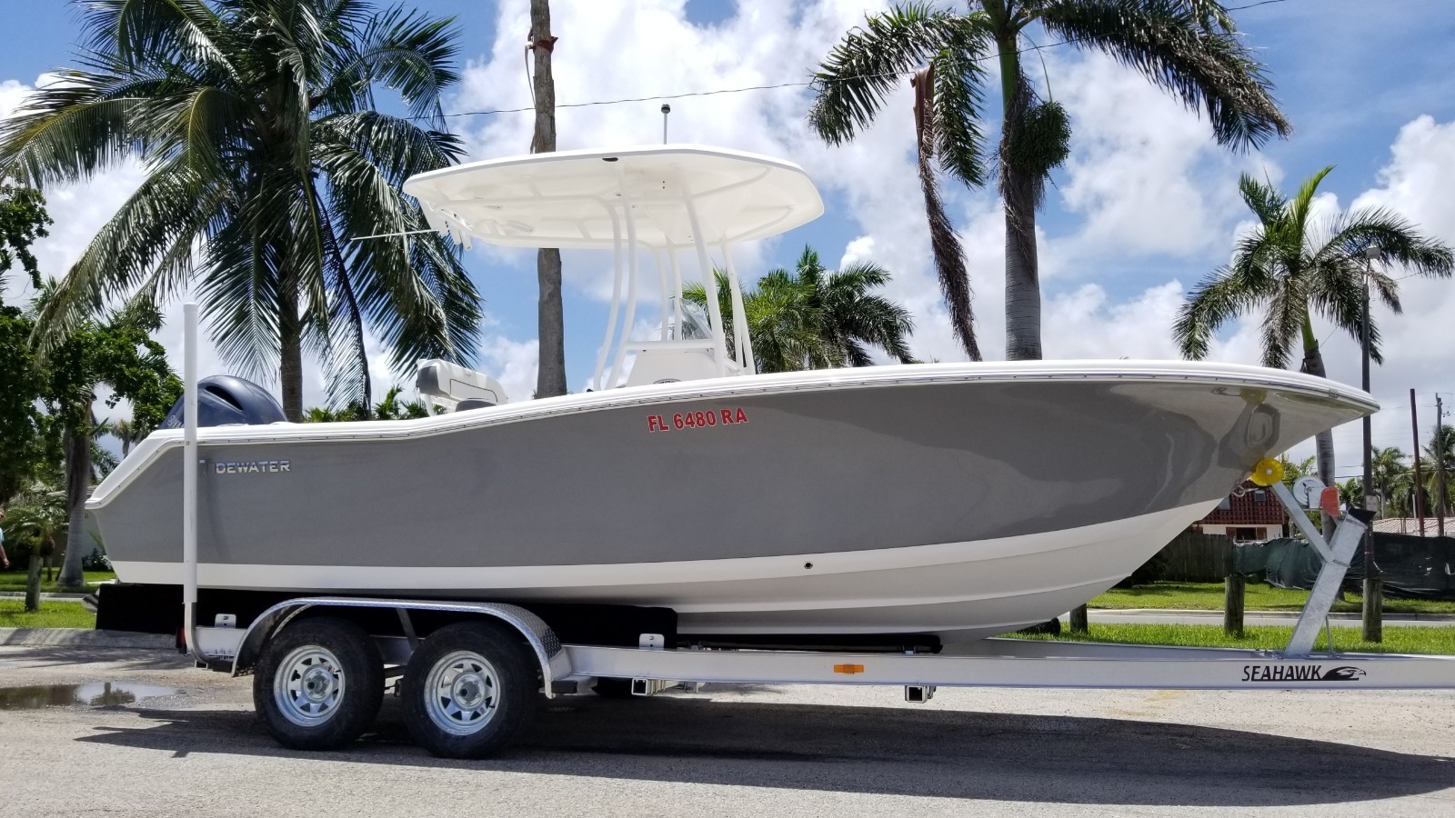 2015 Tidewater 220 Yamaha 200HP WITH ONLY 112hr