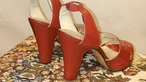 GORGEOUS Vintage 1940's Bright Red Heels - Rhythm Step. Sz 5