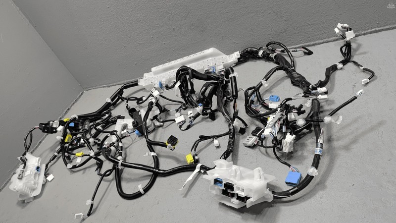 Used 2018-2020 Toyota Camry XSE Dashboard Instrument Panel Wire Wiring Harness OEM