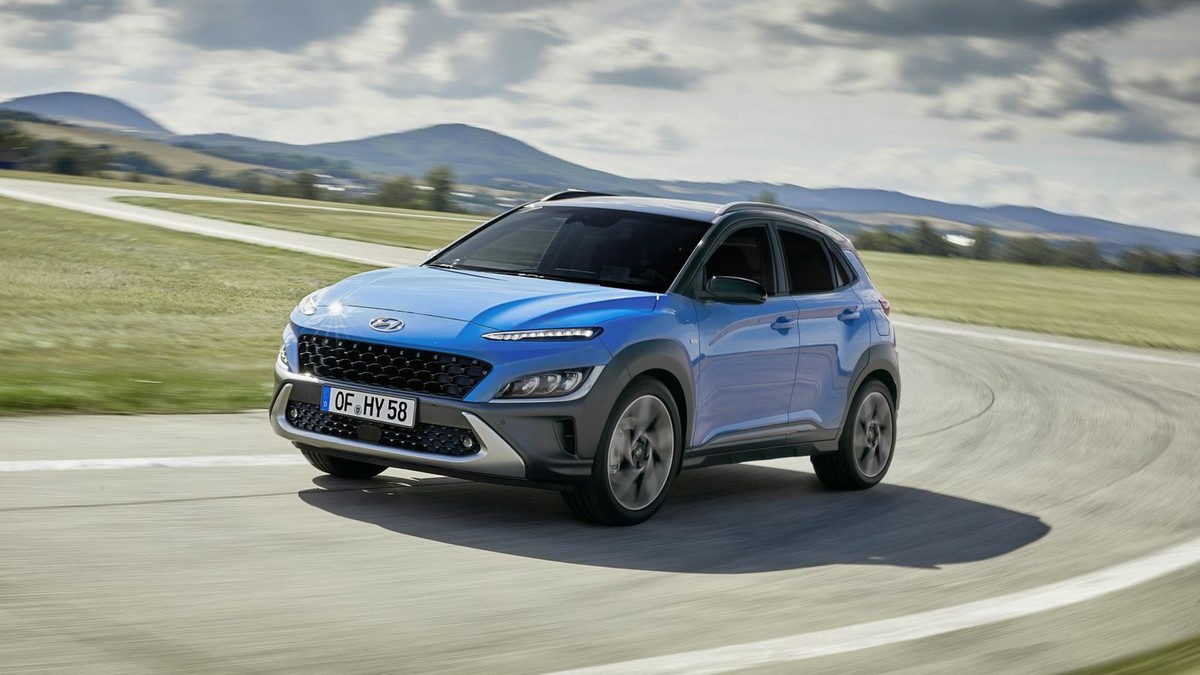 Hyundai Kona 2020 FL three-quarter front view dynamic