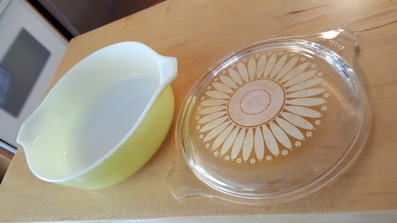 Vintage Pyrex Yellow Orange Sunflower Daisy Casserole Dish w/Lid 1.pt 471