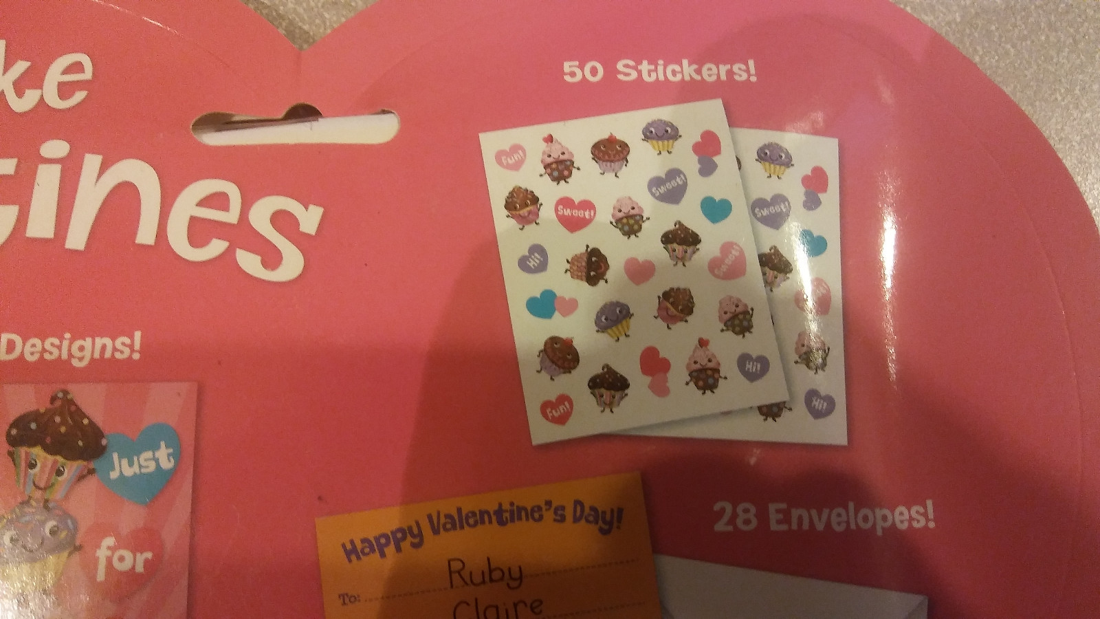 Peaceable Kingdom Valentine Heart Pack Cupcake Cards and Stickers,new in package