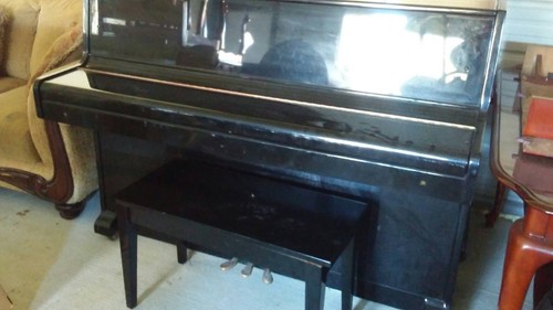 SOJIN BLACK UPRIGHT PIANO