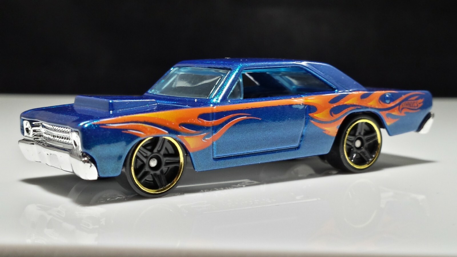 Mattel Toys Hot Wheels Muscle Car 1968 Dodge Dart Black Interior Detailed Flame