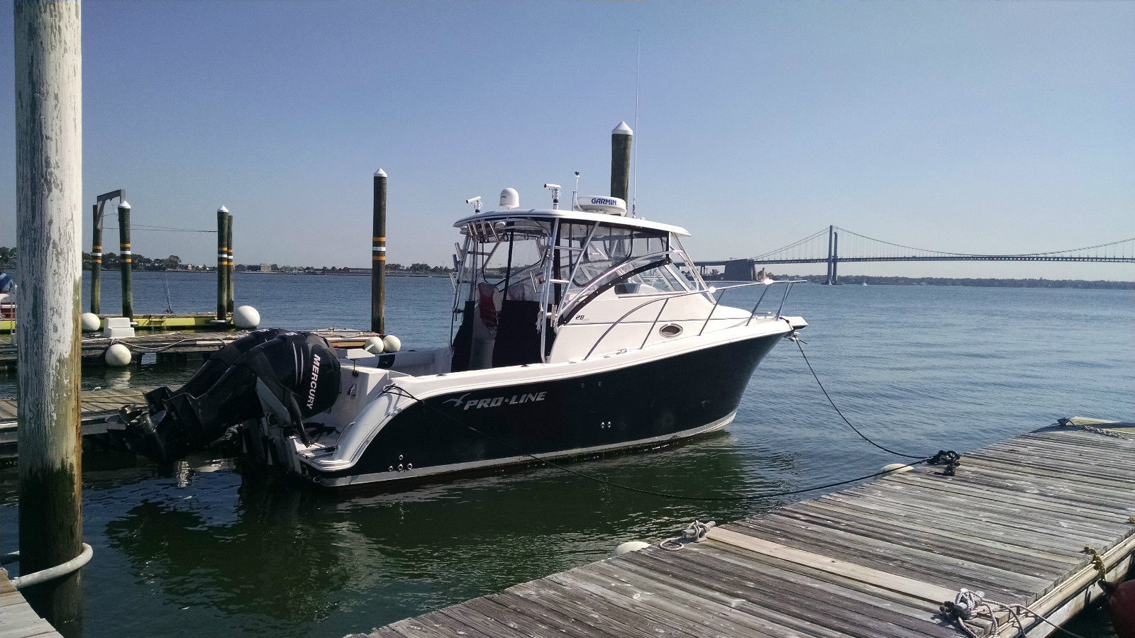 Low Hour 2006 Proline 28 Express Boat