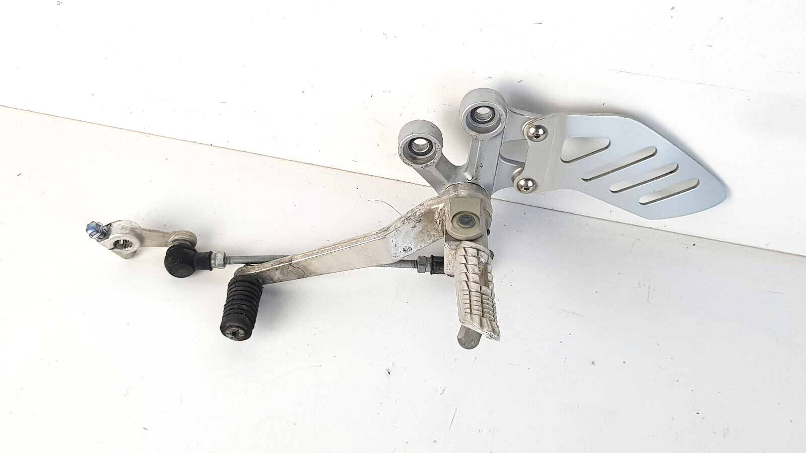 Supporto con Pedana Anteriore Sinistra SUZUKI GSX-R GSX R 1000 2005 2006 K5 K6