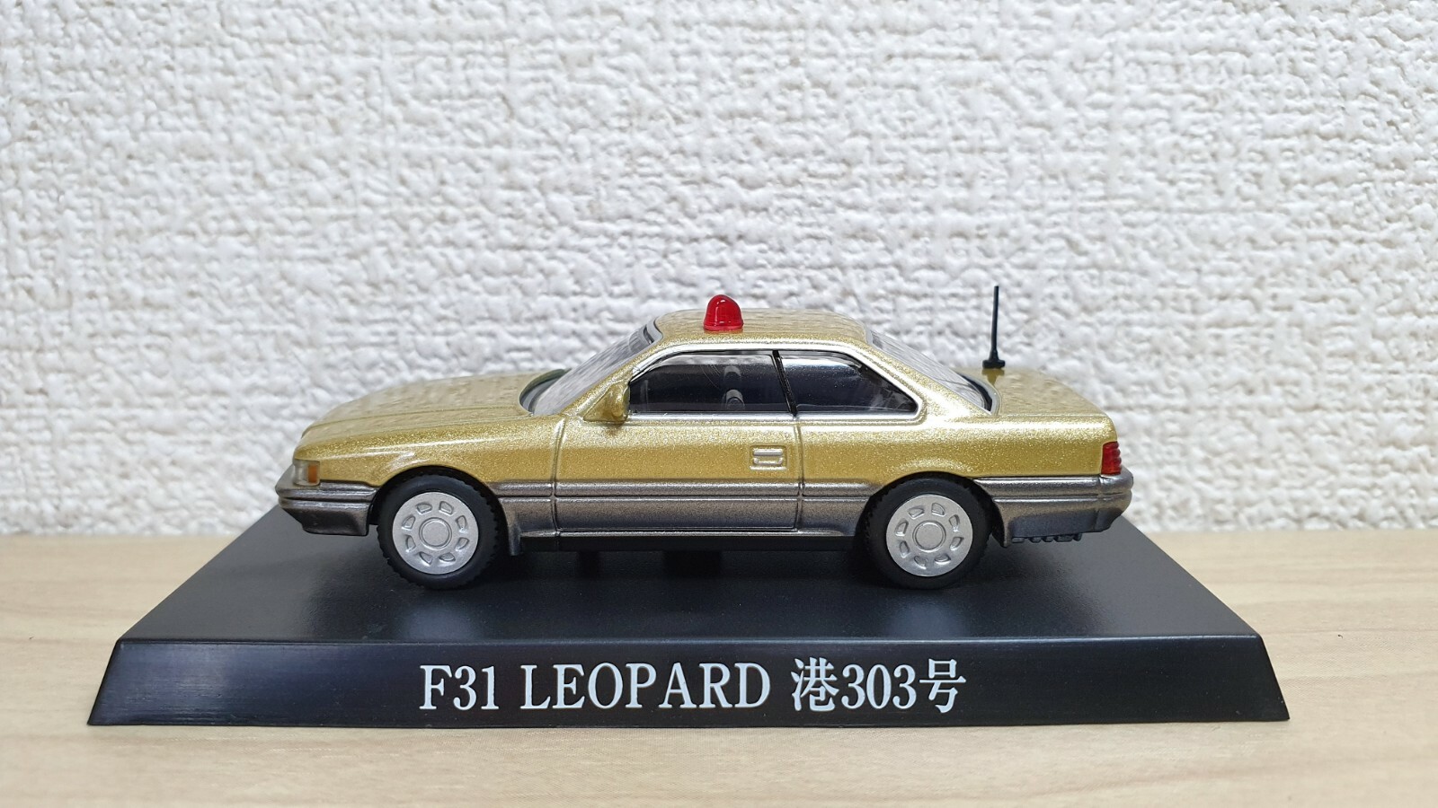 No.322 ミニカー1/18箱ありNissan Leopard IG1561 No.322 ミニカー1/18箱ありNissan Leopard IG1561
