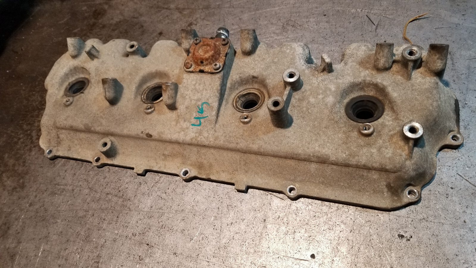 01 02 03 04 LB7 Duramax Diesel UPPER Valve Cover 97223559 ref45 - Picture 1 of 5