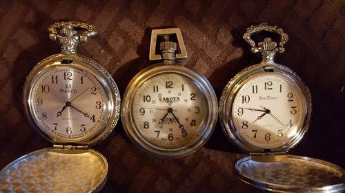 3-Vintage pocket watches for parts or u might fix.