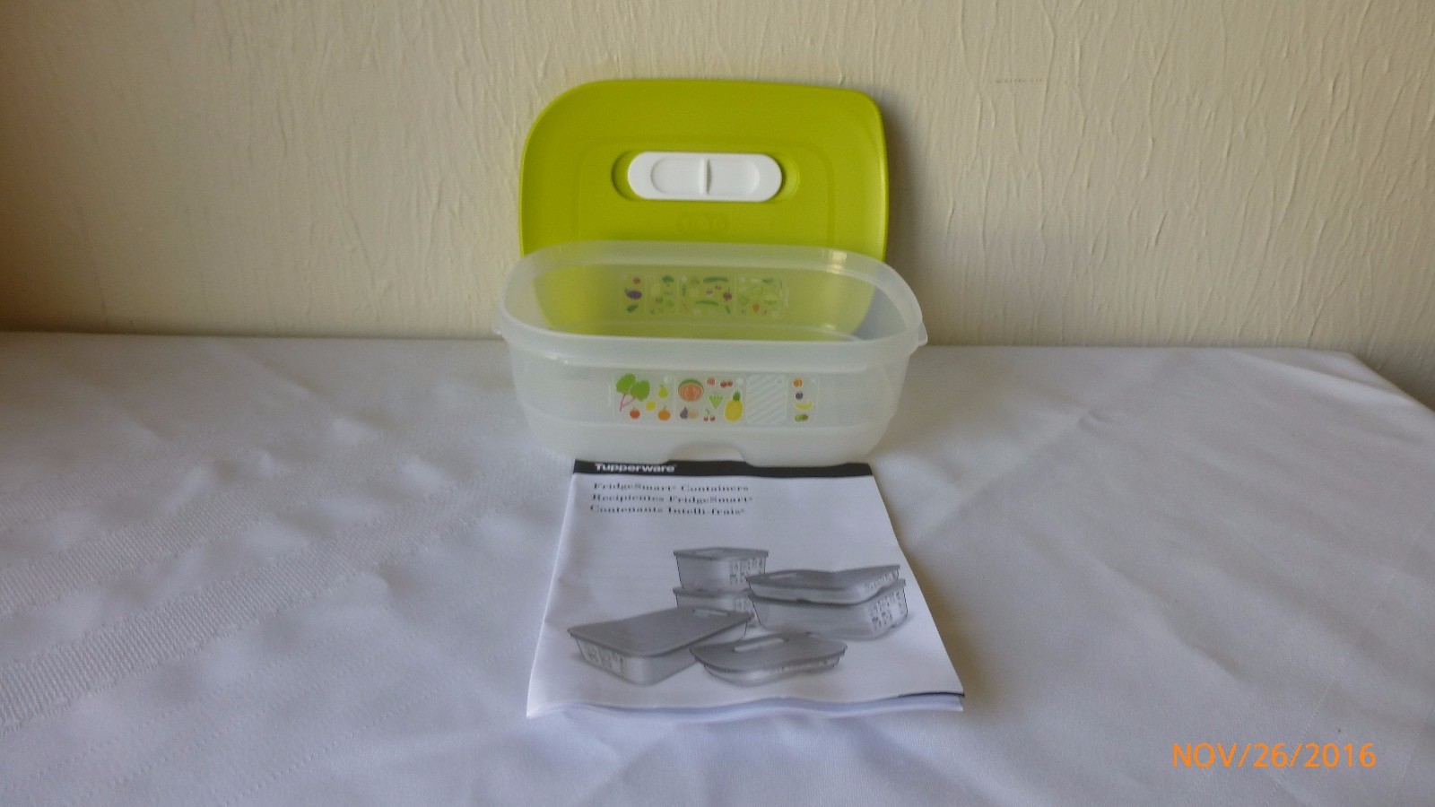 New Tupperware Fridge Smart Container with Fresh Chart Pattern .8 L Yellow Seal