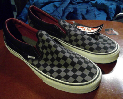 Vans CHECKERBOARD Classic SLIP ON Black Gun Metal Tibetan Red