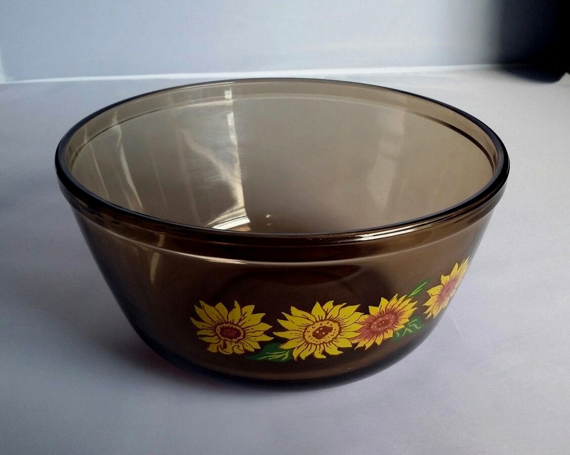 Anchor Hocking Sunflowers Amber Glass Mixing Bowl 2.5 Quart Ovenware Microwave
