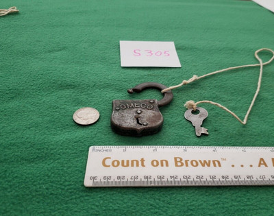OMECO OLD VINTAGE PADLOCK WITH WORKING KEY