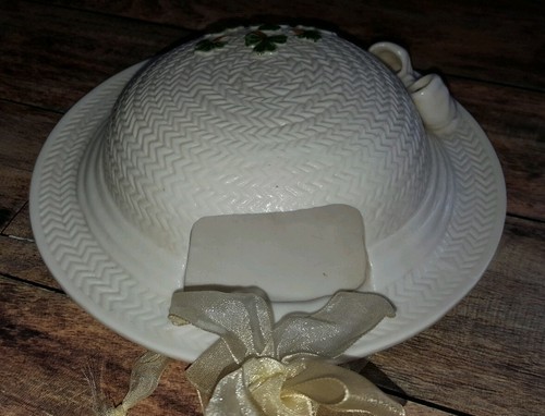 Vintage Irish Spring Bonnet/Hat Wall Pocket W/Clover Shamrocks & Ribbon Ceramic