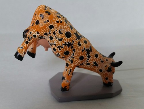 COW PARADE mini figurine TIPPED KANSAS COW. Style #26252.