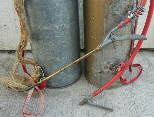 Vintage Hudson 2 gallon Metal Tank Garden/Lawn Hand Pump Sprayer Lot Of 2