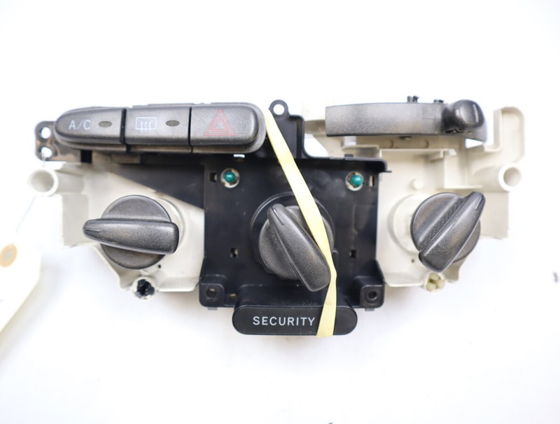 Commande De Chauffage Occasion Toyota Yaris Verso Phase 1 - 1.3 -