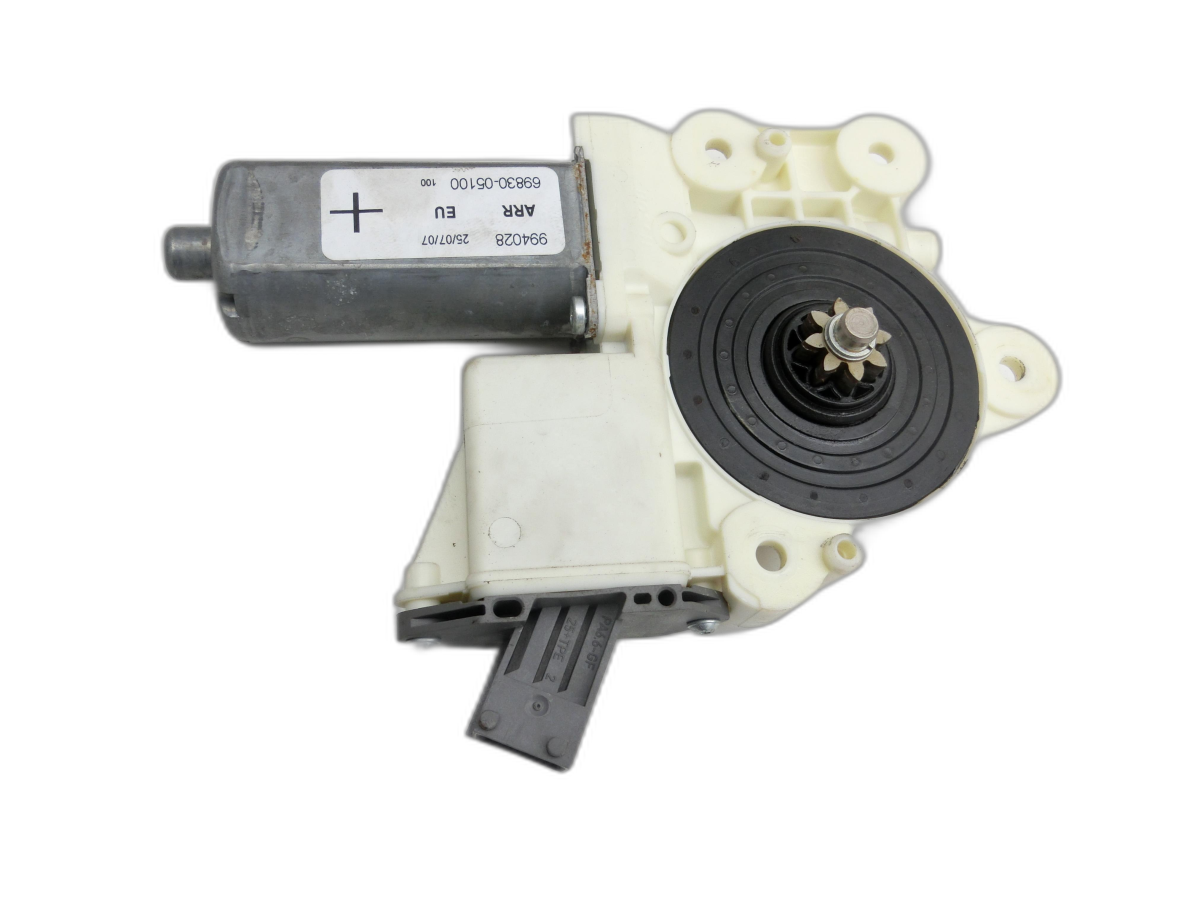 Window lift motor Right Rear for Lim Toyota Avensis T25 06-08 - Bild 1