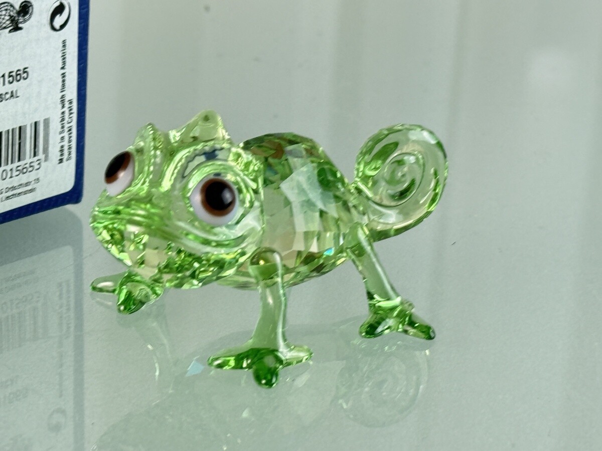 楽天市場】画像 塔の上のラプンツェル パスカルの通販 スワロフスキー