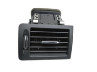 Mercedes W204 C320 07-14 Luftdusche Luftdüse Rechts Mercedes W204 C320 07-14 30.10.2007 A2048300854 gebraucht Vorschau 1