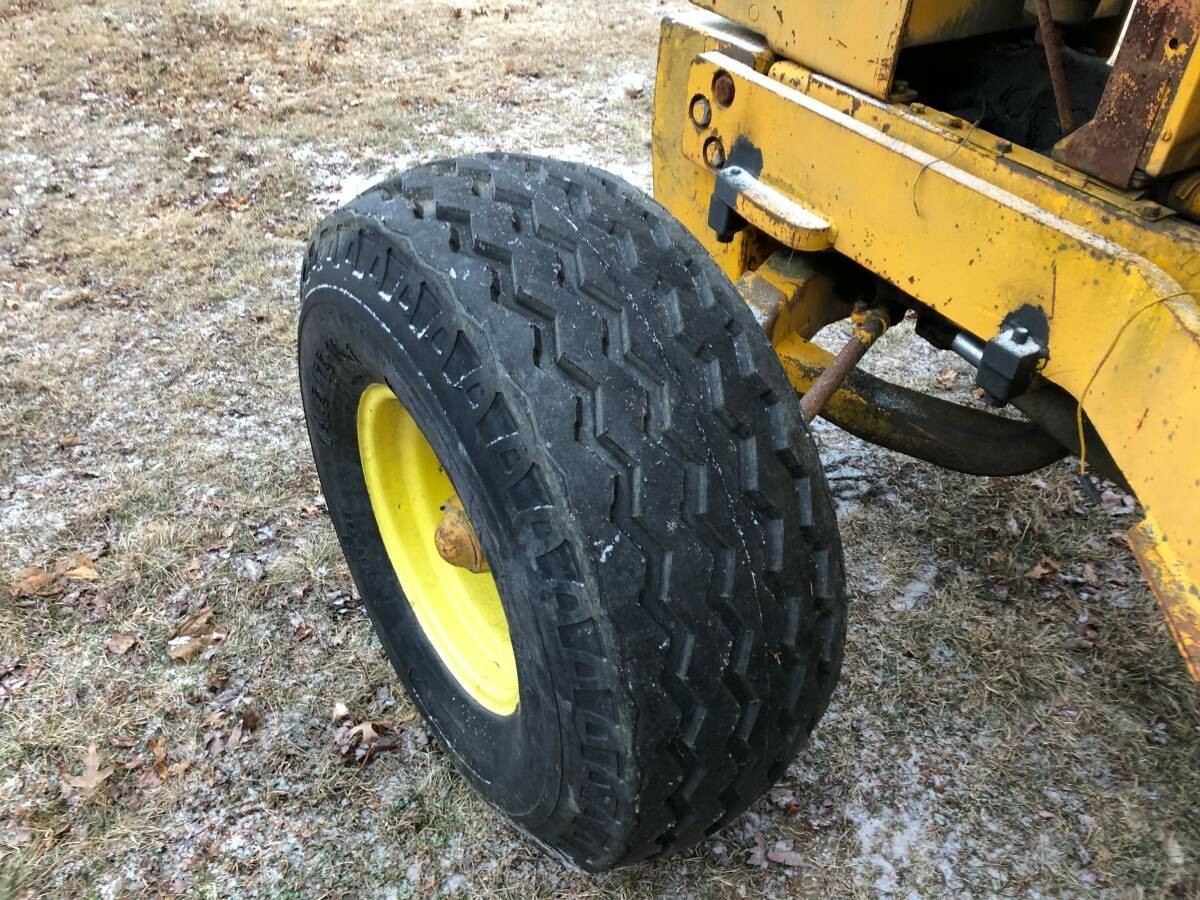 john deere 510D backhoe