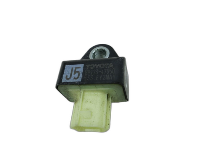 Toyota Prius IV ZVW5 16-19 Sensor für Airbag Crashsensor Airbagsensor Vorne  - Bild 1