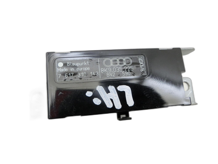 Audi A4 8K B8 07-11 Antennenverstärker Weiche Antenne - Bild 1