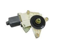 Mercedes S204 C180 09-14 Kombi Fensterhebermotor Rechts Hinten Mercedes S204 C180 09-14 01.06.2010 0130822504... Vorschau 1