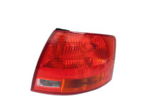 Audi A4 8E 04-08 Kombi Rückleuchte Rücklicht Heckleuchte Rechts Aussen orig Audi A4 8E 04-08 12.09.2005 8E9945096E... Vorschau 1