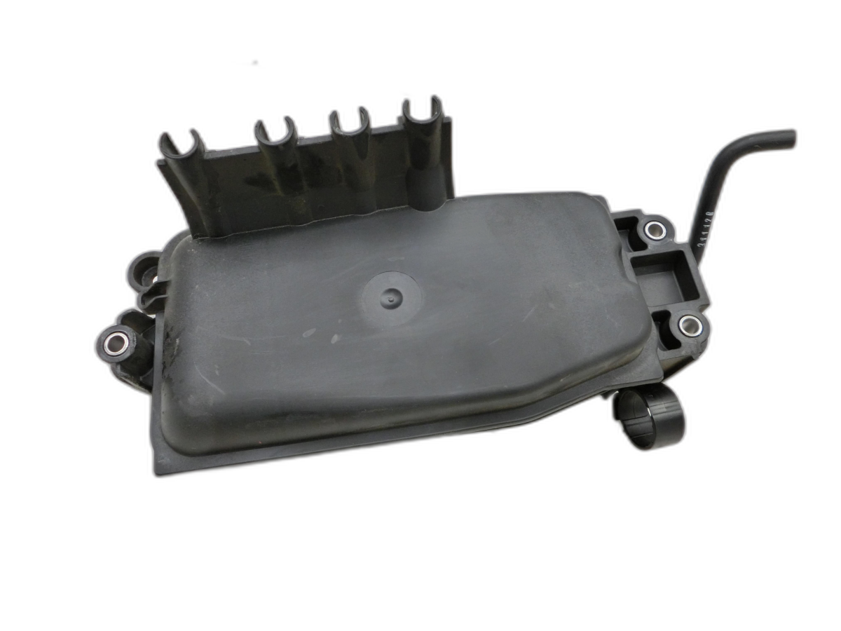 Mercedes CLS 250 C218 11-14 CDI 2,2 150KW Unterdruckspeicher Unterdruckgehäuse  - Bild 1