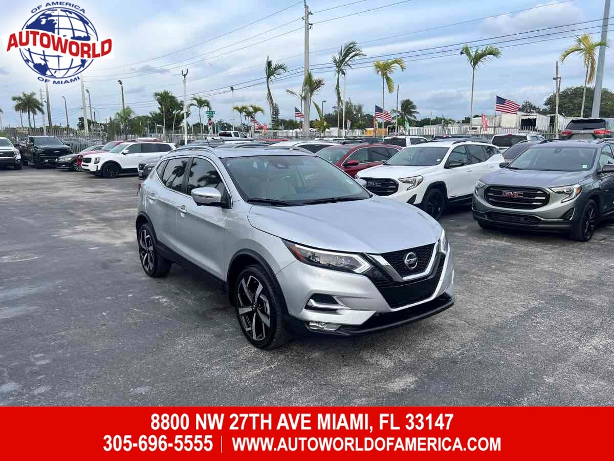 2021 Nissan Rogue Sport, Silver with 8426 Miles available now!