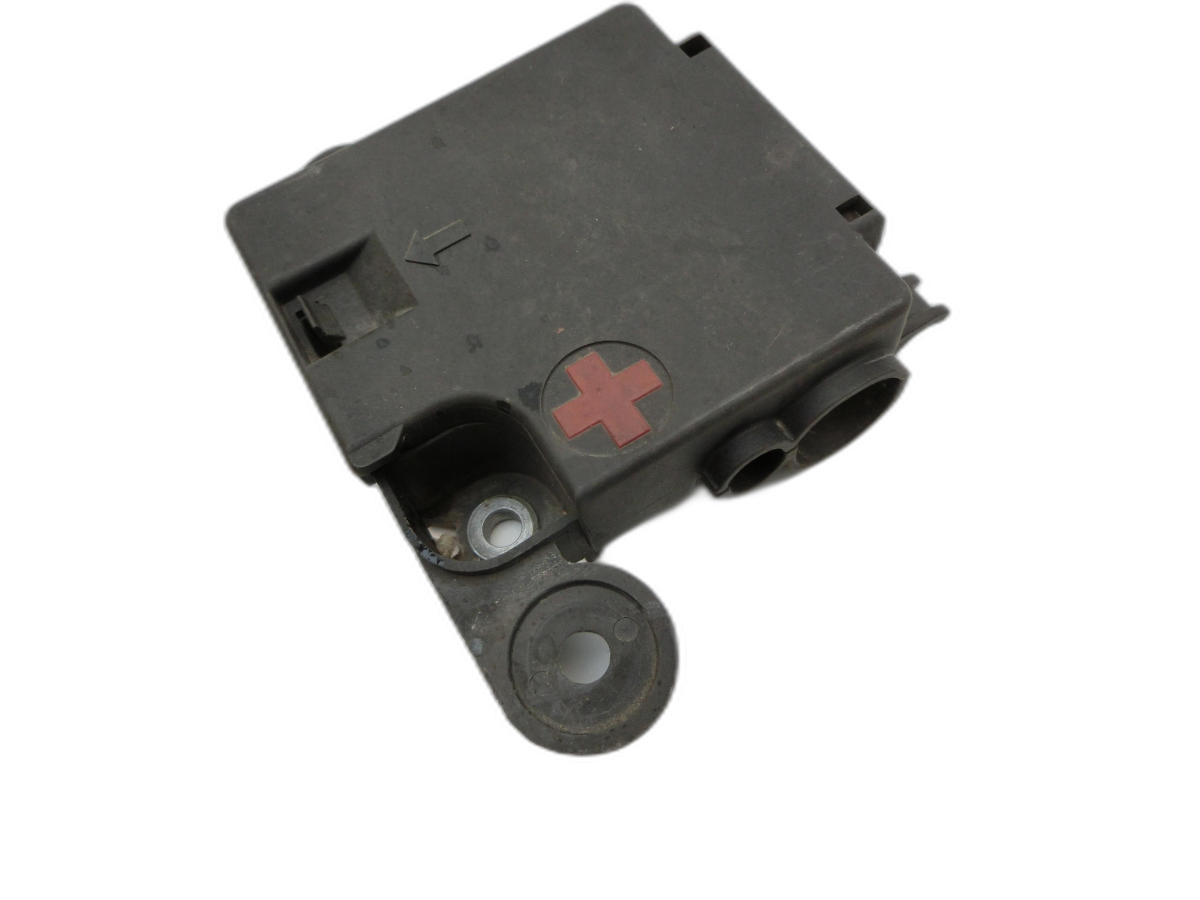 Audi A4 8K B8 07-11 TFSI 1,8 88KW Stromverteiler Batteriestützpunkt Plus  - Bild 1