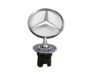 Mercedes S-Kl. W220 S350 02-05 Emblem Logo Mercedes S-Kl. W220 S350 02-05 01.03.2004 A2207500185 gebraucht Vorschau 1