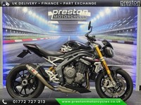 TRIUMPH SPEED TRIPLE 1200 RS