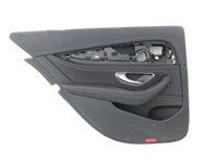 Mercedes W213 E200 16-20 Lim Türverkleidung Türpappe Links Hinten Mercedes W213 E200 16-20 09.11.2018 A2137307705... Vorschau 1